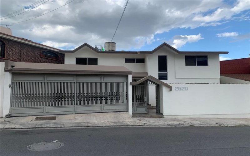 Cumbres 3er Sector, Nuevo León, 3 Habitaciones Habitaciones, ,3 BathroomsBathrooms,Casa Habitación,Venta,Cumbres 3er Sector,2,1030